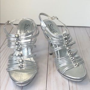 🎉 Sizzle by Colorifics Strappy 4” Heels - Size 9